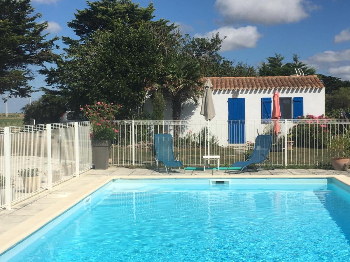 Studio Avec Piscine Beauvoir-sur-Mer Exterior foto
