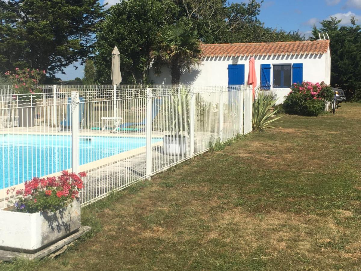 Studio Avec Piscine Beauvoir-sur-Mer Exterior foto