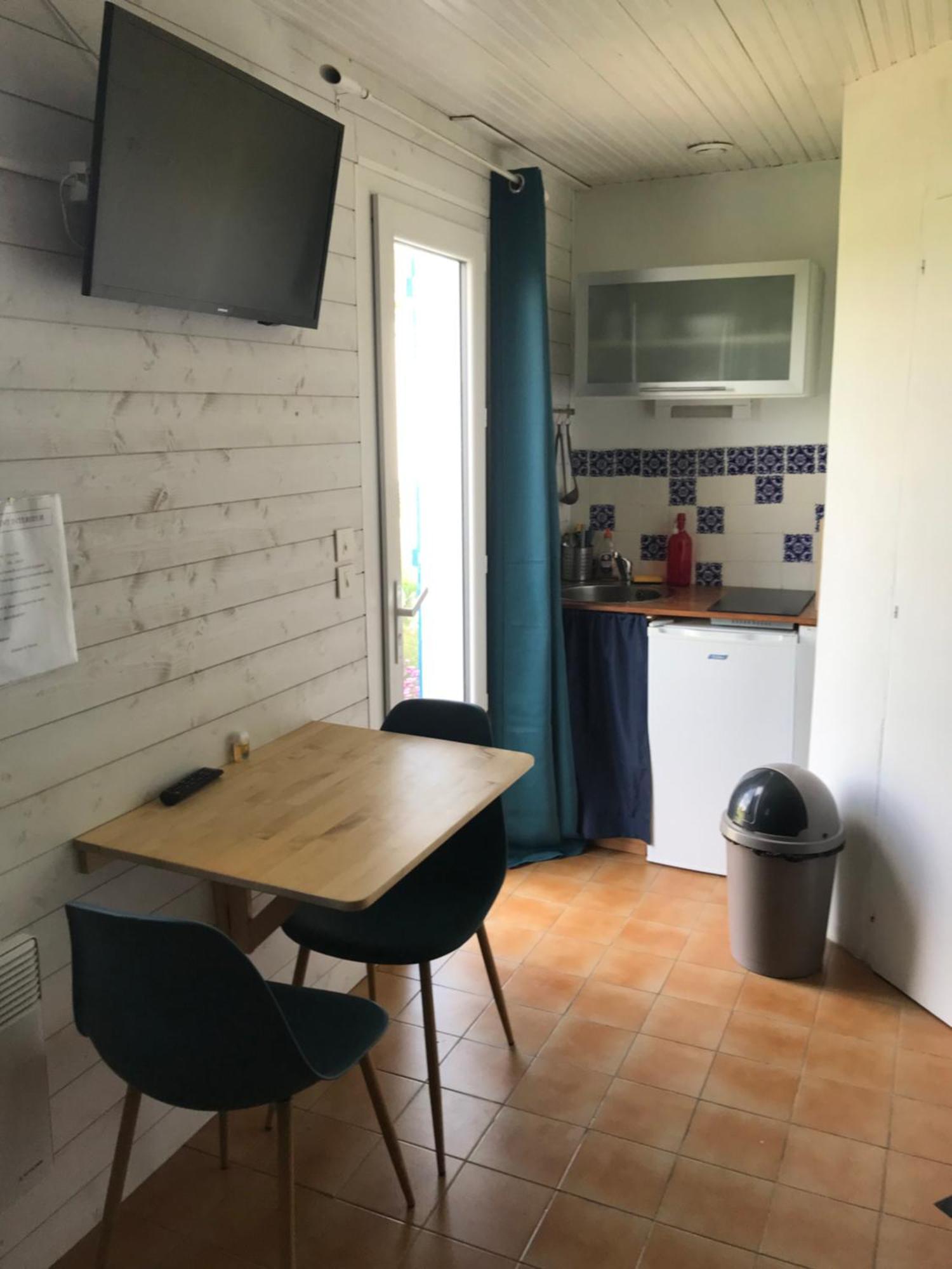Studio Avec Piscine Beauvoir-sur-Mer Exterior foto